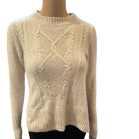Beautiful knit sweater - Picture 8 of 9